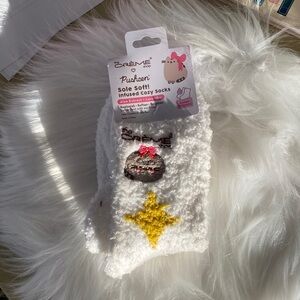 The crème shop pusheen sole infused cozy socks